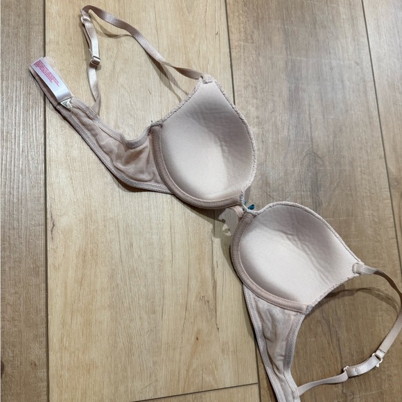 Elegant Lace Underwire Cream Padded Bra - Picture 6 of 6